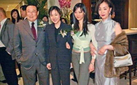 當紅時嫁入豪門，與小三共用老公40年，如今獨吞70億家產風光無限