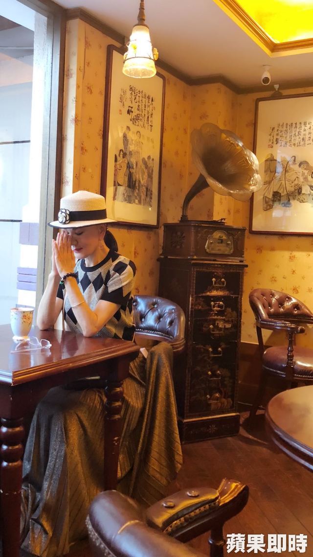 夏台鳳「痛失愛子」隔年連失2至親！遇乞討母子痛哭塞錢：妳很幸福，兒子還在身邊！