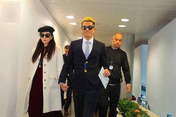 郭富城罕見攜妻女出席活動，女兒正面照曝光，像極了洋娃娃，網友：難怪一直把女兒藏起來~