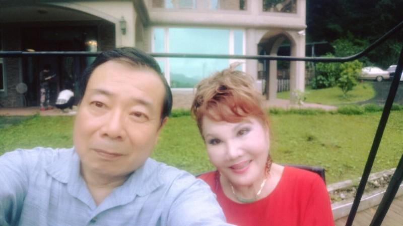 30年不離不棄！廖峻病倒後「澎澎暖心守護他」，連兒子都被感動：「為爸爸付出好多」！