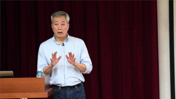 他是昔日台灣第一代偶像劇男主角！淡出螢幕20年驚傳發瘋出家當和尚！媒體找到發現他過這樣生活！
