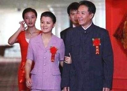 陳道明對她一見鍾情，李幼斌為了她凈身出戶，三婚嫁給李幼斌