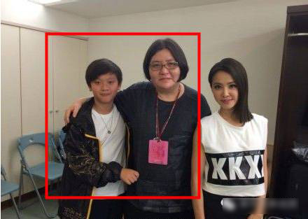 已逝女星陳寶蓮的兒子長大了！當年被寬姐霸氣收養的他，如今竟然主動說要改姓！