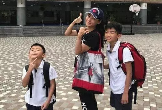(張柏芝這些照片，謝霆鋒一定不敢看，網友：忍不住落淚！