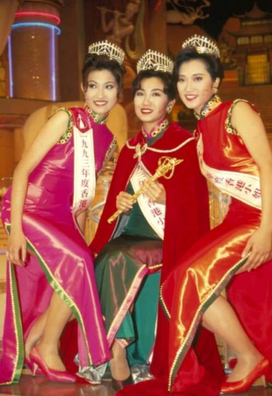 不老男神娶了最丑港姐，結婚十年零緋聞，10歲女兒顏值喜人