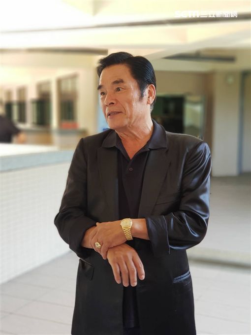 扛6000萬債！雷洪坦言「6個老婆全跑光」恢復單身，健康亮紅燈「只剩她陪伴」：當作我欠妳們的！