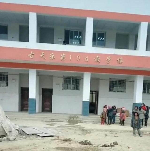 古天樂捐建100多所學校，卻被質疑為什麼用本名給學校命名，回答暖翻眾人