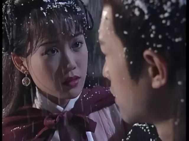 還記得她嗎？她曾是被TVB力捧的古典美人，婚後被曝出軌，如今面部僵硬變網紅？