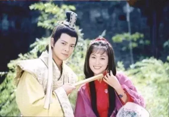 還記得她嗎？她曾是被TVB力捧的古典美人，婚後被曝出軌，如今面部僵硬變網紅？