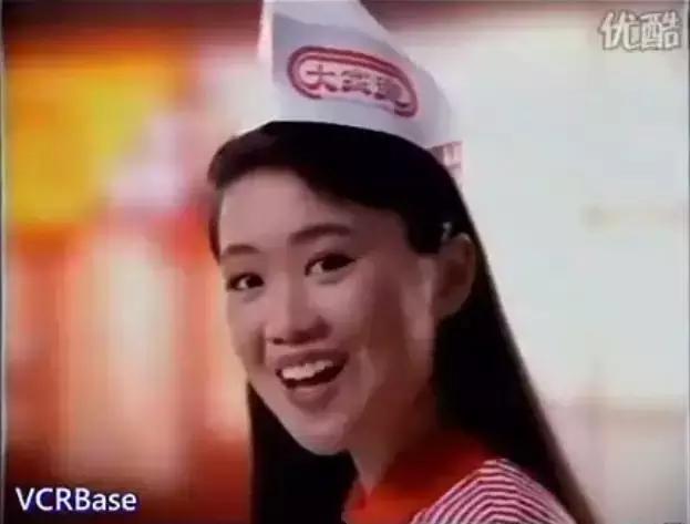 還記得她嗎？她曾是被TVB力捧的古典美人，婚後被曝出軌，如今面部僵硬變網紅？