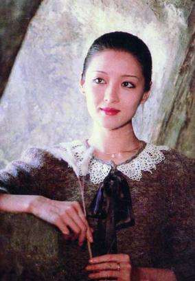 因便秘離婚，被前夫侮辱半輩子，患上抑鬱症，如今64歲堅持不婚！