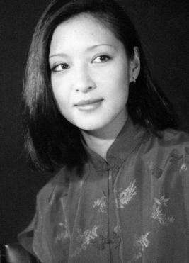 因便秘離婚，被前夫侮辱半輩子，患上抑鬱症，如今64歲堅持不婚！