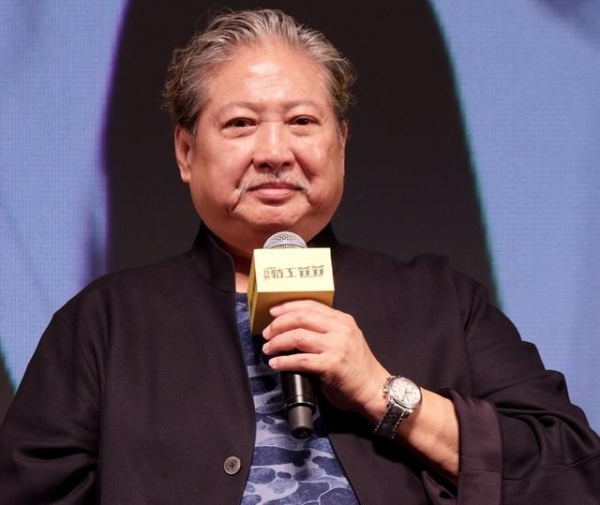 時間能把渣男變傳奇？洪金寶大方承認緋聞藏得好，感激老婆24年婚姻全靠忍…