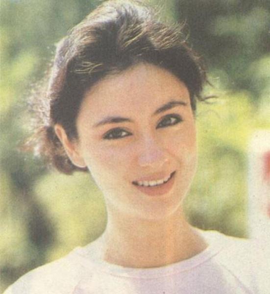 時間能把渣男變傳奇？洪金寶大方承認緋聞藏得好，感激老婆24年婚姻全靠忍…