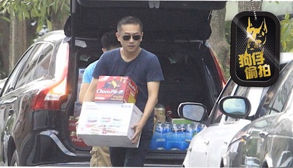 本土劇一哥「陳昭榮」近況曝光！50歲的他滿身大汗搬貨，不演八點檔竟「改行跑去做....」！