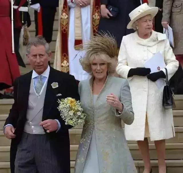 她花34年弄走黛安娜...好不容易爬上正位　卻成為「全英國地位最低下的皇室」連女王都不想正眼看她