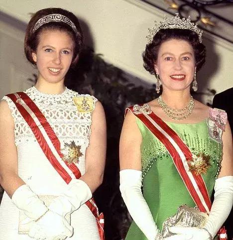 她花34年弄走黛安娜...好不容易爬上正位　卻成為「全英國地位最低下的皇室」連女王都不想正眼看她