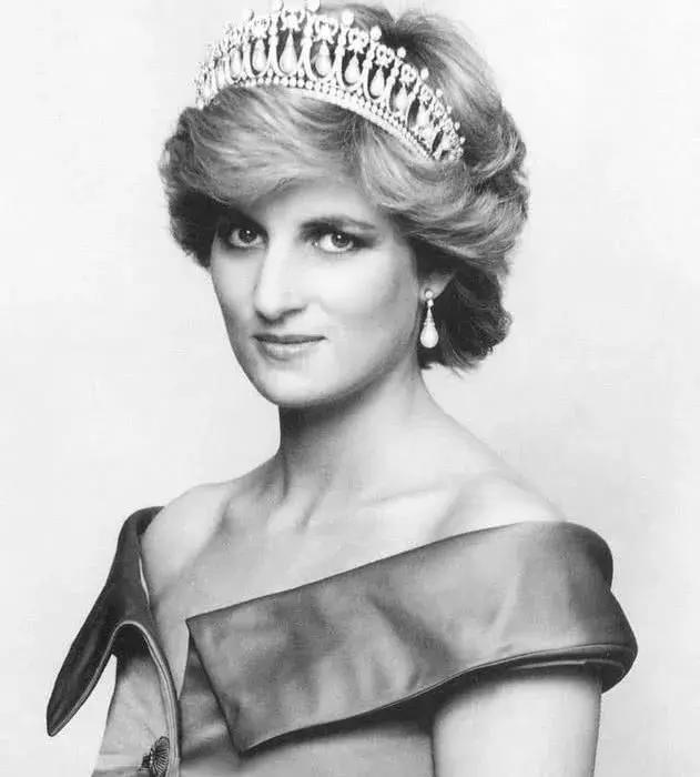 她花34年弄走黛安娜...好不容易爬上正位　卻成為「全英國地位最低下的皇室」連女王都不想正眼看她