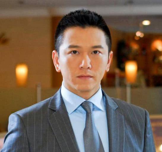 一婚娶港姐，二婚拿下助理，三婚娶小20歲嬌妻，網友：羨慕不來~