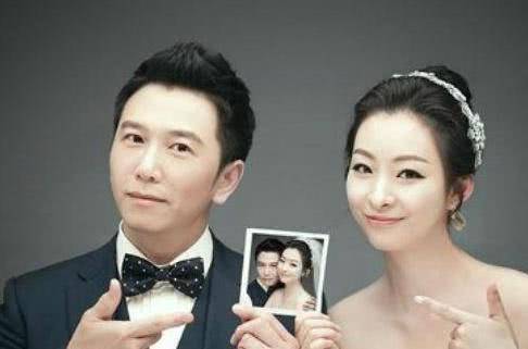 一婚娶港姐，二婚拿下助理，三婚娶小20歲嬌妻，網友：羨慕不來~