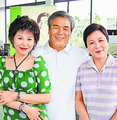一夜之間破產賠千萬，一妻五妾全跑光，現在連吵架都沒人