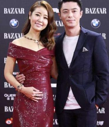 林心如帶女兒出行，簡直就是翻版霍建華，網友：太像了吧