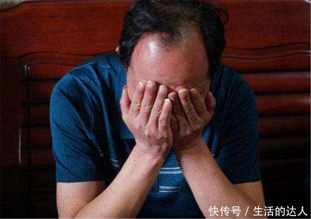 妻子總是加班！丈夫「懷疑有問題」，偶然看見妻子「換下的高跟鞋」卻讓他當場愣了！