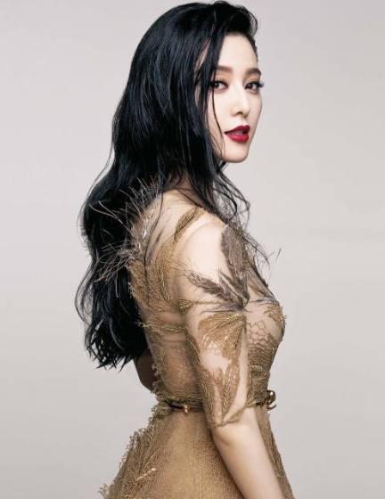 房祖名對范冰冰的稱呼，直接暴露她和成龍的關系，網友：關系好亂 