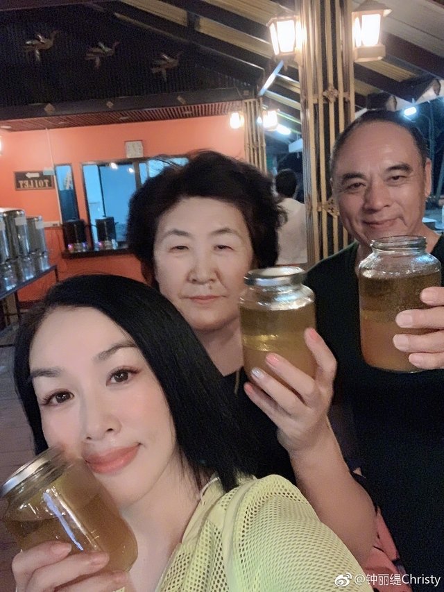 鐘麗緹「到泰國排毒」專業網友一看：你伊能靜2.0？