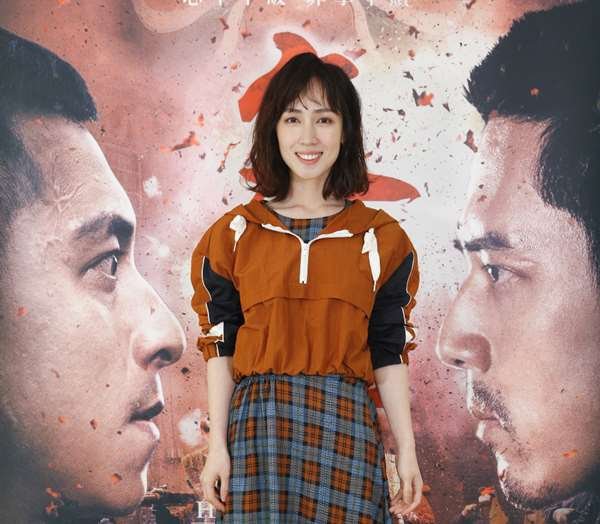 離婚5個月，鄭人碩鬆口認追小薰1個月，女方不避諱回應「感受到他的溫暖！」