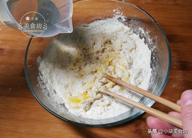 麵粉里加一個雞蛋，不用電飯鍋，不用烤箱，簡單一做比麵包還好吃