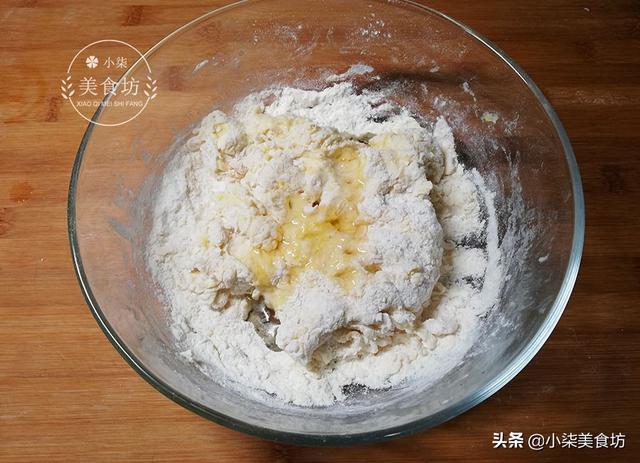 麵粉里加一個雞蛋，不用電飯鍋，不用烤箱，簡單一做比麵包還好吃