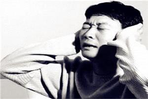 偷看女友電腦赫然發現一個取名叫「MyLove」資料夾，打開來後...我幹...說不出話來了！！