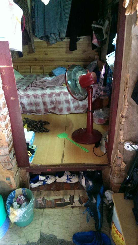 免費破屋重建！白髮阿嬤抱著義工感動涕零，理事長：「希望以愛啟發愛，散播關懷的種子！」 