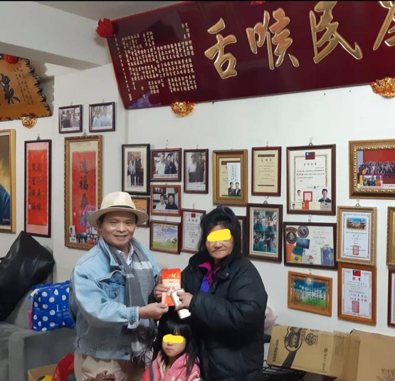 「阿嬤，我想上學！」4歲女童日走10公里路撿回收，「一直走路好累」盼上學！