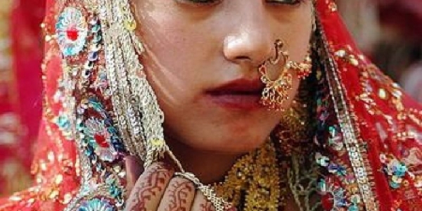這里33元就能租到一位老婆，女人可租可換！！！