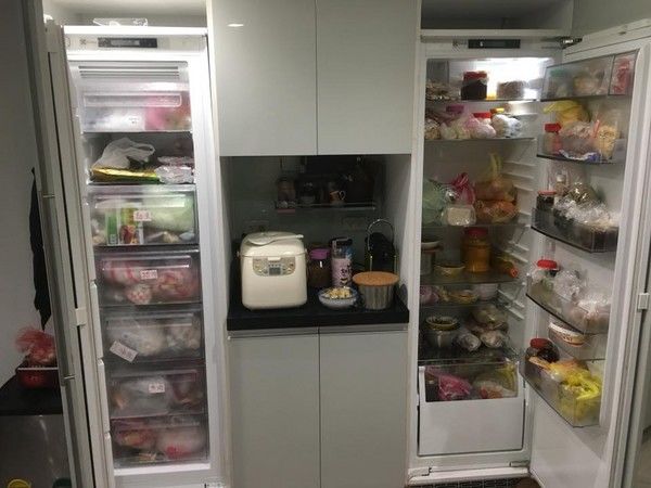 過年打開「阿嬤家的冰箱」比國道還塞　一打開「冰箱門上阿嬤小巧思」全網笑噴淚推：這招很猛！