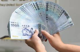 老婆想測試老公有沒有出軌？趁他睡著偷發簡訊！