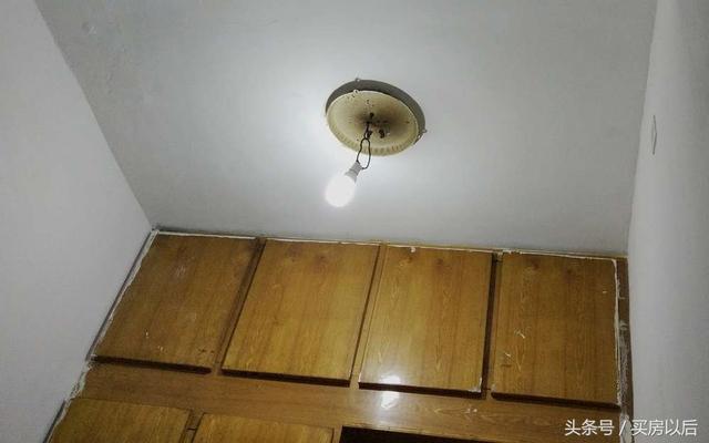 為了省錢這位女孩租了一間「噁髒臭」的10坪小房間，但房東來收房租時，竟變成了「夢幻北歐王國」！
