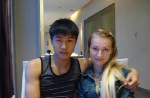 娶了俄羅斯美女後，中國小伙婚後一年說：這一點根本受不了！