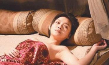 古時候有錢人三妻四妾，為何還要養丫鬟？原來有一事妻妾辦不到！