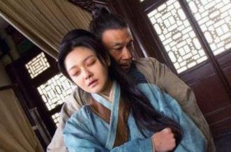 古時候有錢人三妻四妾，為何還要養丫鬟？原來有一事妻妾辦不到！
