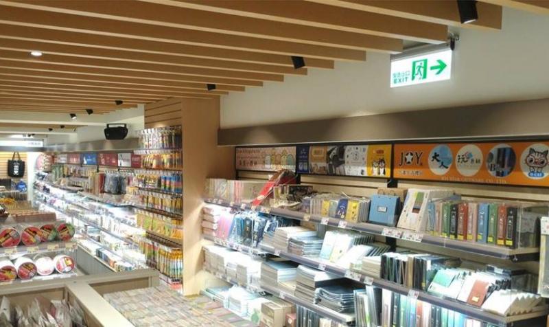 「光南大批發」湧回憶…網友淚推2大神物：國高中必備