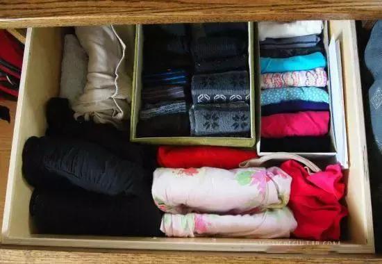 媳婦想出的衣服收納大法，讓衣櫃空間增加兩倍！從此不再亂糟糟！