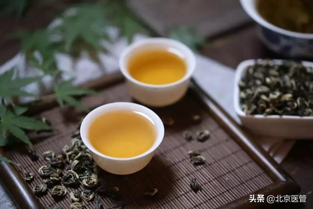 春節聚餐大吃大喝，服藥後這幾種食物您可千萬別碰！