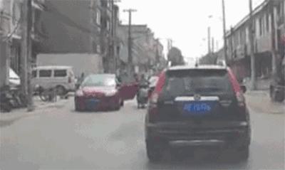 看過一次這個荷蘭人「開車門」的方法再也忘不了，你的一個小改變，就能避免很多交通意外