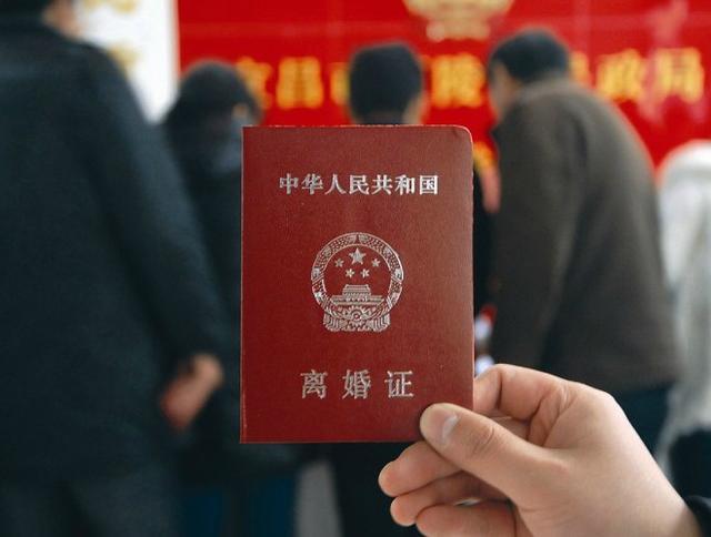 我生女兒，離婚後帶孩子回親媽和繼母家，我看明白兩人差別