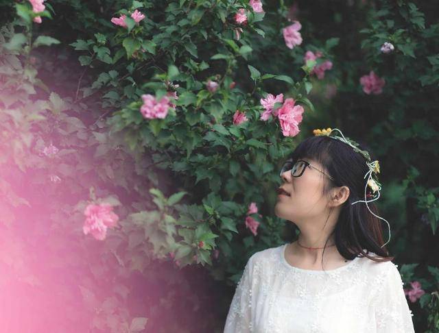 拍拖6年 婚禮前夕准婆婆悔婚 1年後我生日門鈴響 開門愣了
