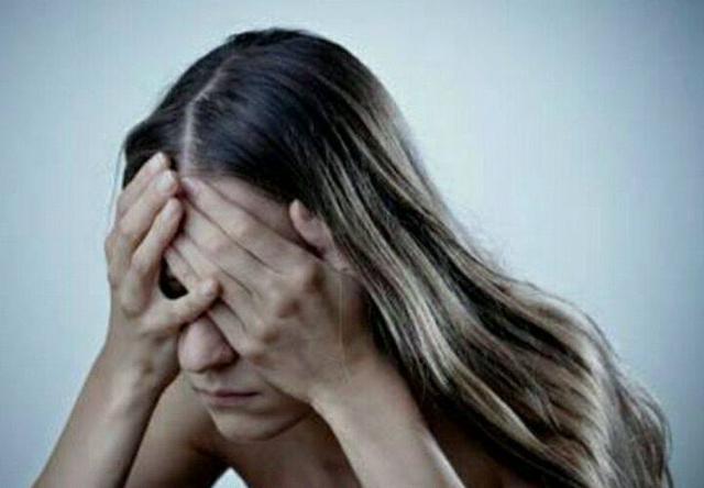 婆婆：你怎麼變成潑婦了？媳婦：我不變，全家等著餓死嗎