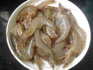 蝦買多了怎麼辦？教你3招，這樣保存蝦多久蝦頭再也不會變黑，別再直接放冰箱了